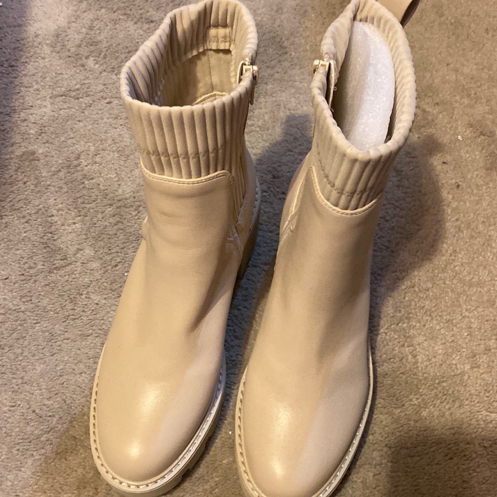 New no box Bar 111 boots 2 inch chunky heel with platform zips on the inside